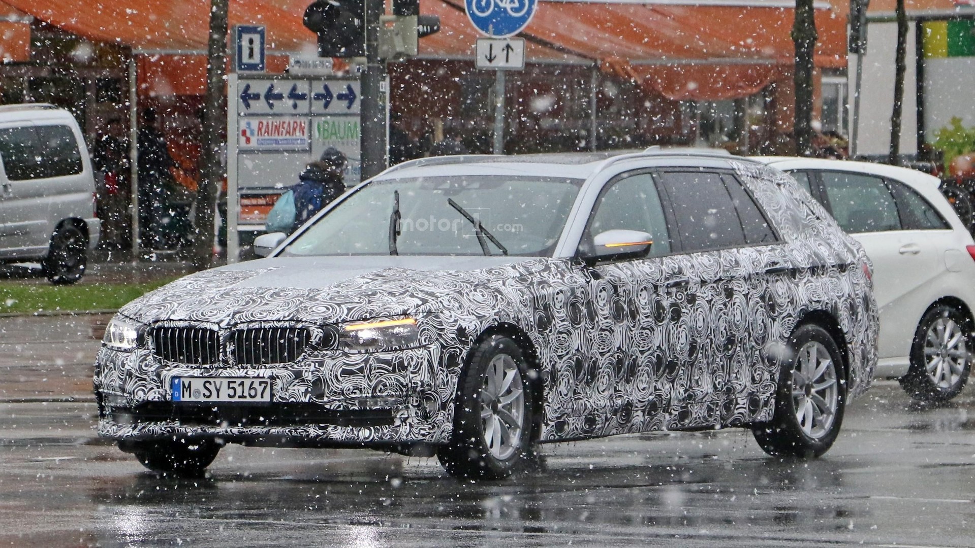 2016/2017 ~ BMW SÉRIE 5 G30/G31 - SÉRIE 5 GT G32 - M5 F90 2017-bmw-5-series-touring-spy-photo