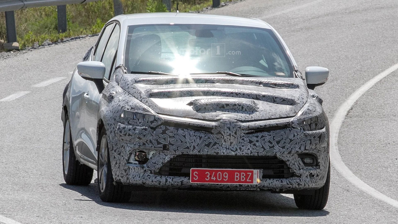 2017-renault-clio-facelift-spy-photo.jpg