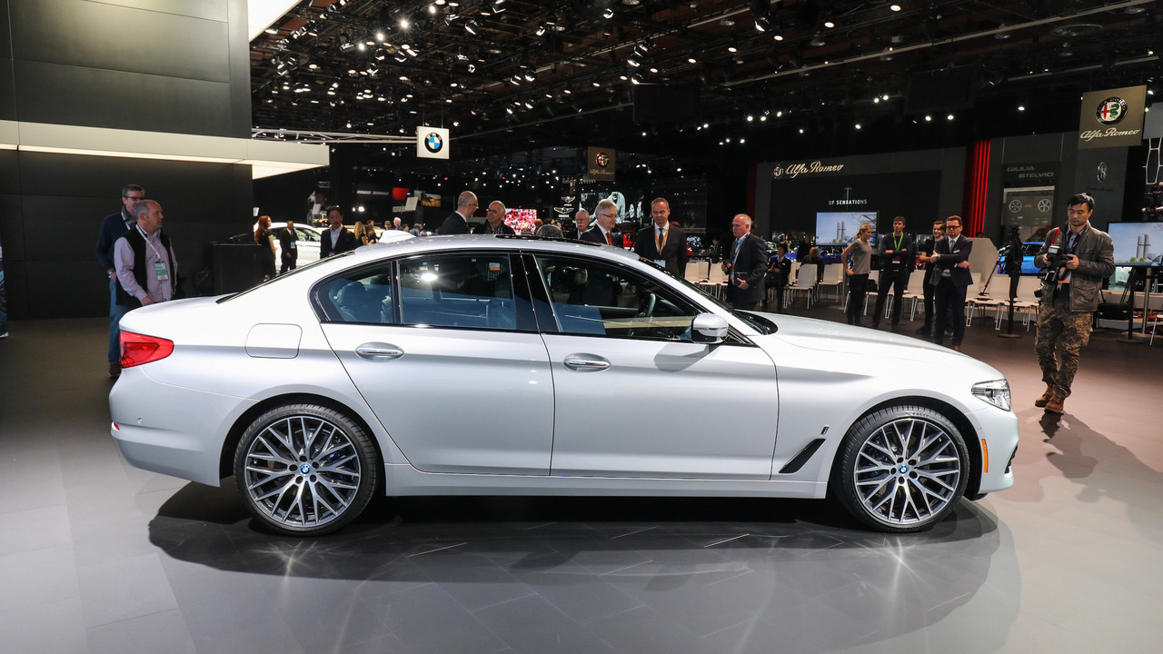 2018 BMW 530e iPerformance: Detroit 2017