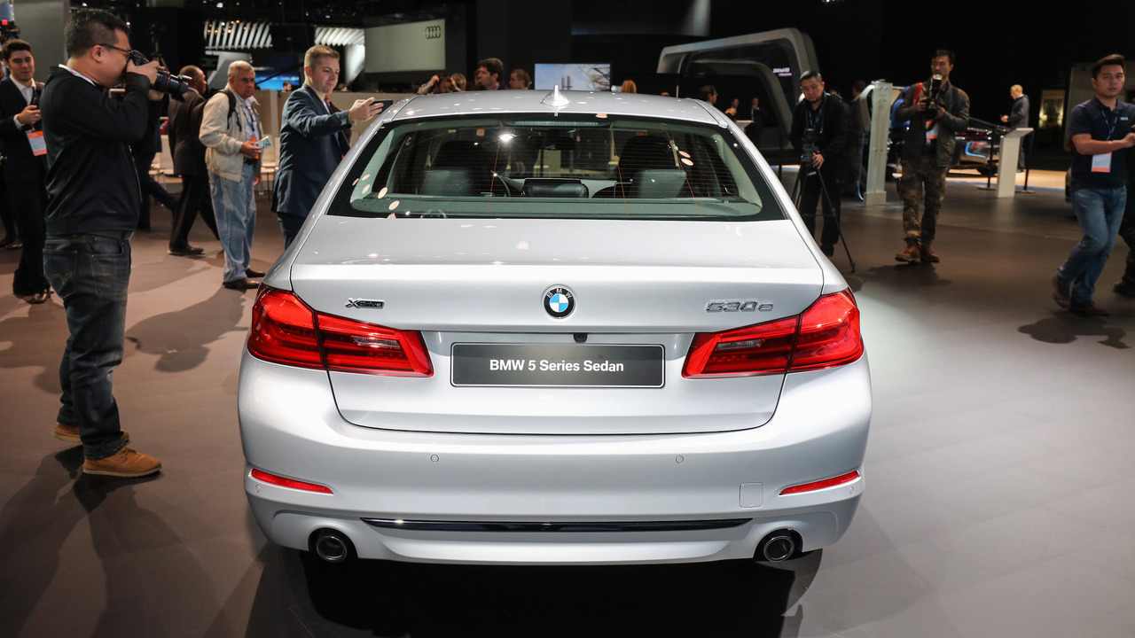 2018 BMW 530e iPerformance: Detroit 2017