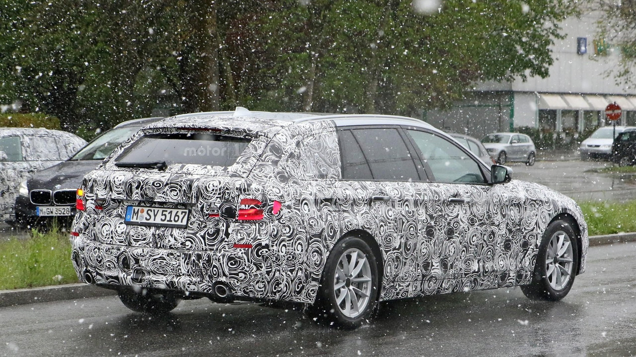 2016/2017 ~ BMW SÉRIE 5 G30/G31 - SÉRIE 5 GT G32 - M5 F90 2017-bmw-5-series-touring-spy-photo