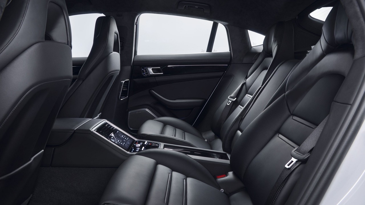Porsche Panamera 4 E-Hybrid