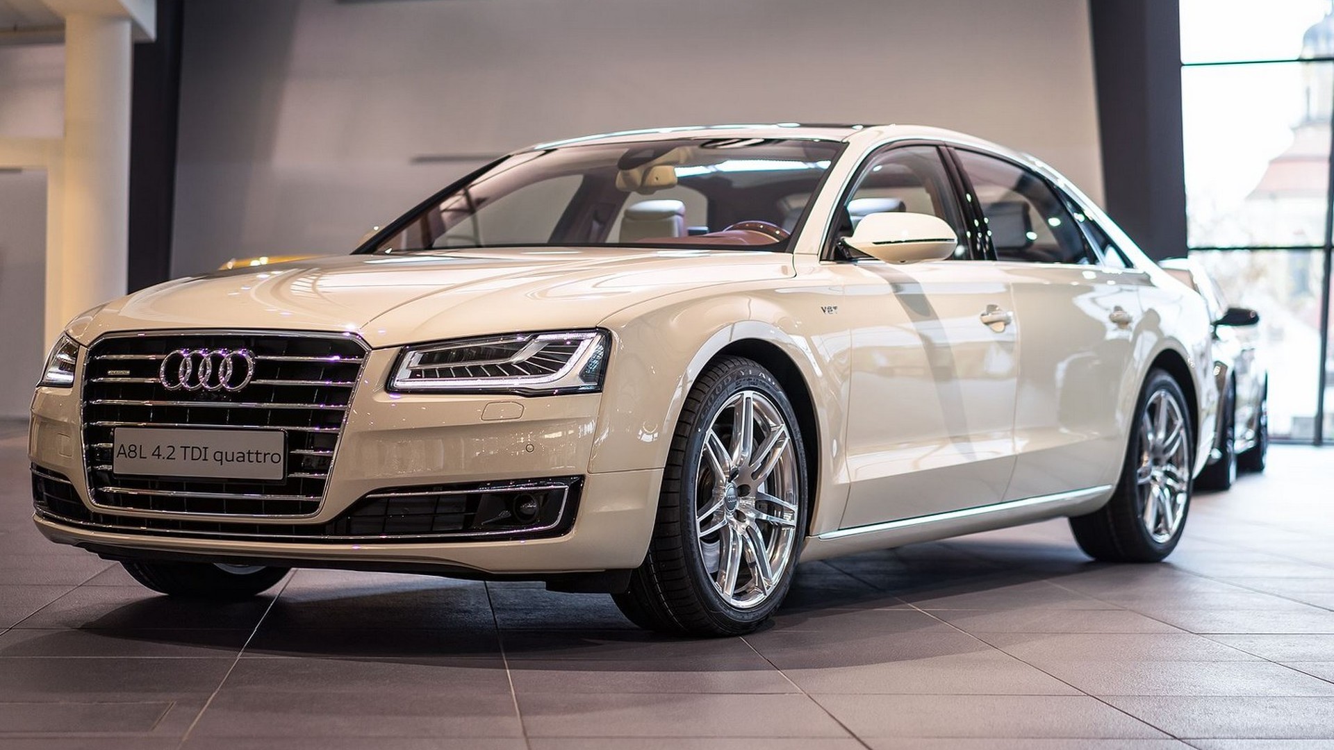 Audi A8 L Magnolia pampered with fancy Exclu