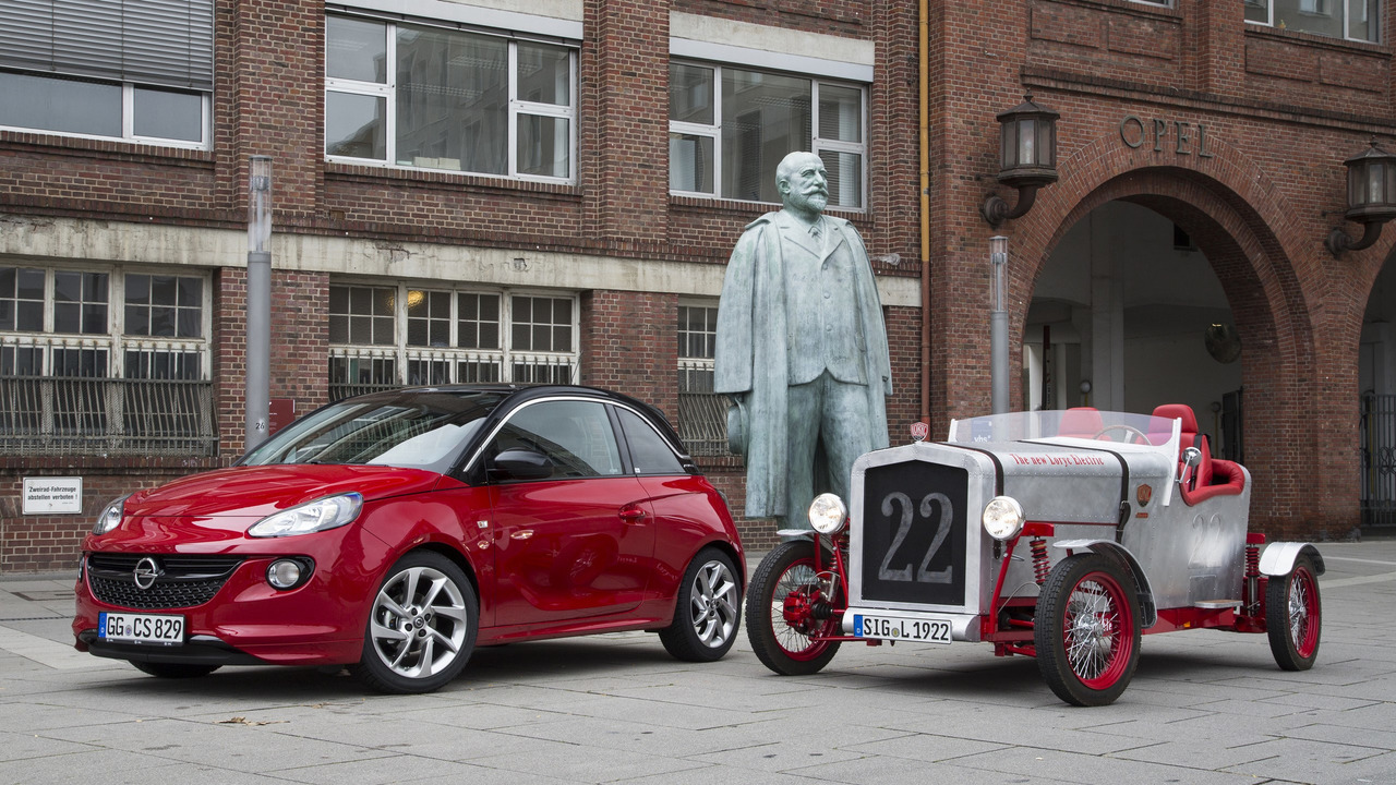 Loryc Electric Speedster with Opel Adam parts