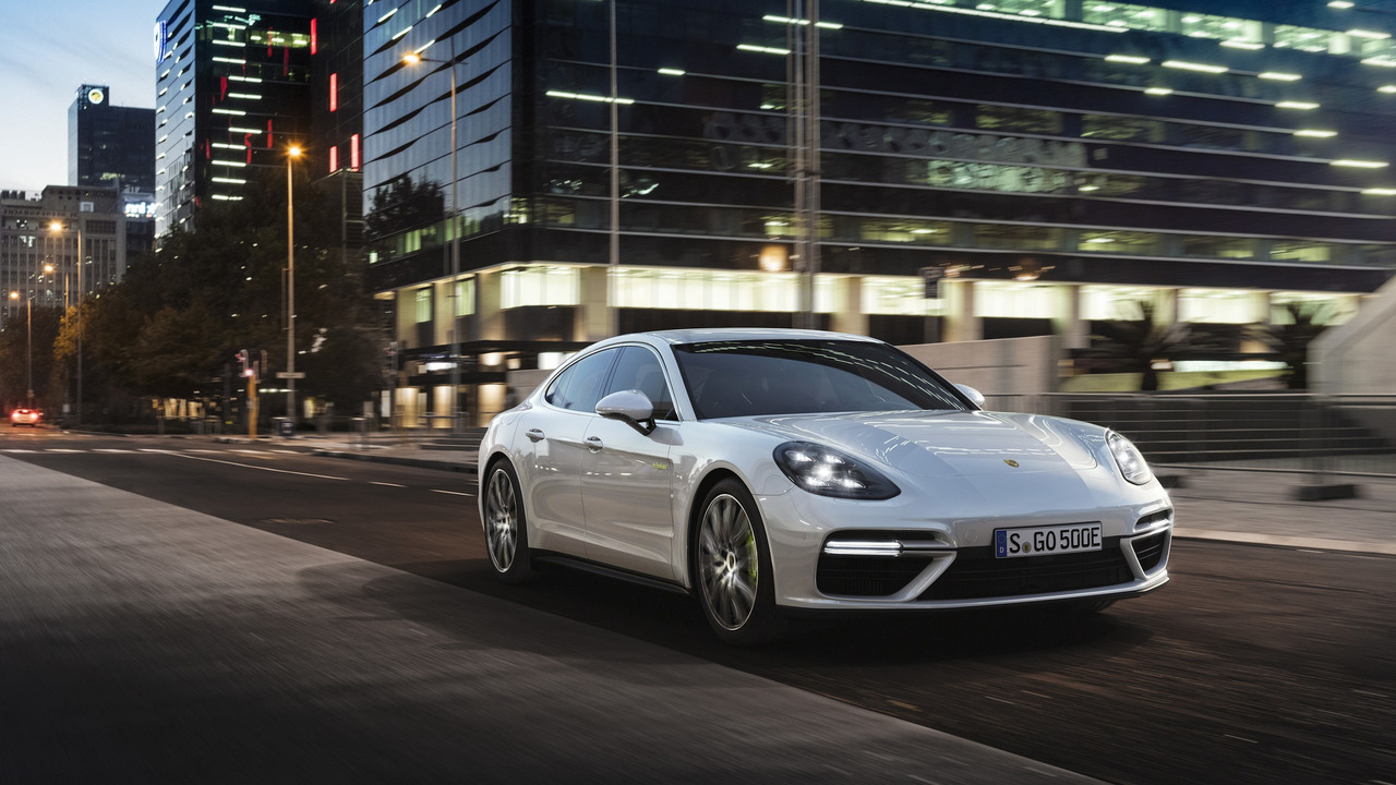 2018 Porsche Panamera Turbo S E-Hybrid