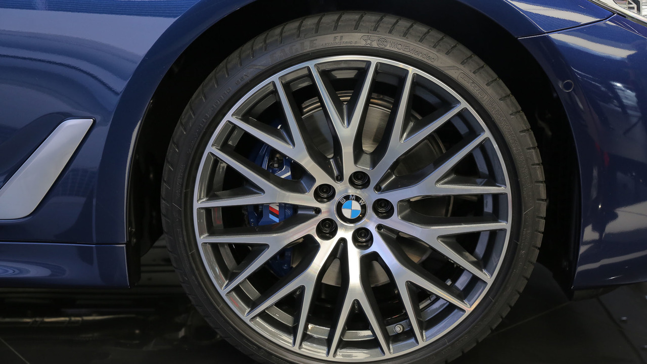 2017 BMW 5 Series Touring live in Geneva