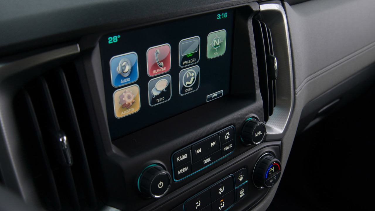 2017 Chevy Colorado puts on new face for overseas | Motor1.com